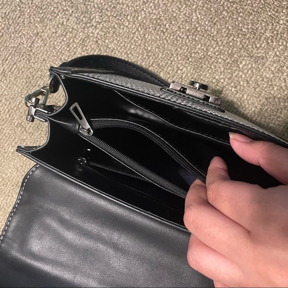 Crossbody purse - Picture 5 of 9